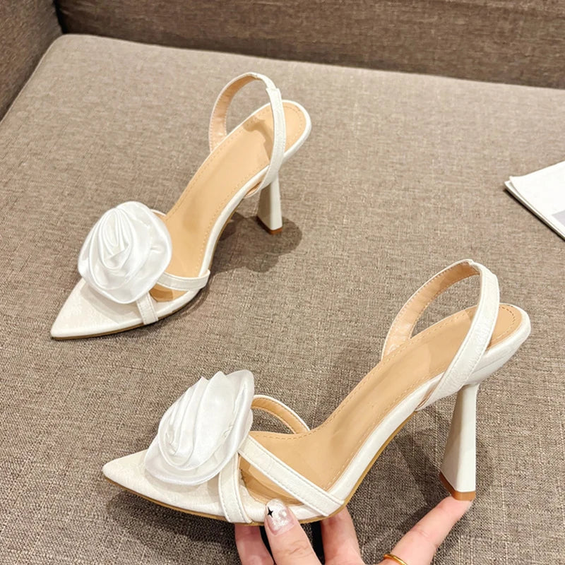 Sandali slingback donna Liyke a punta con grande rosa decorativa