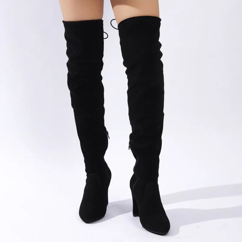 Schwarze Overknee-Stiefel aus Wildleder mit Schnürung hinten, Blockabsatz und Zugband, elastisch und schmal geschnitten, für Damen – Herbst 2026