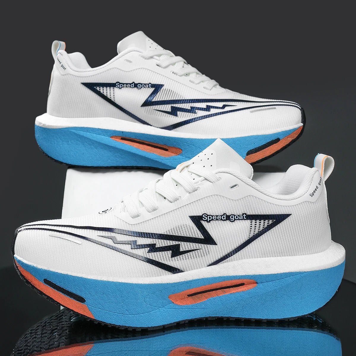 Scarpe sportive con lacci
