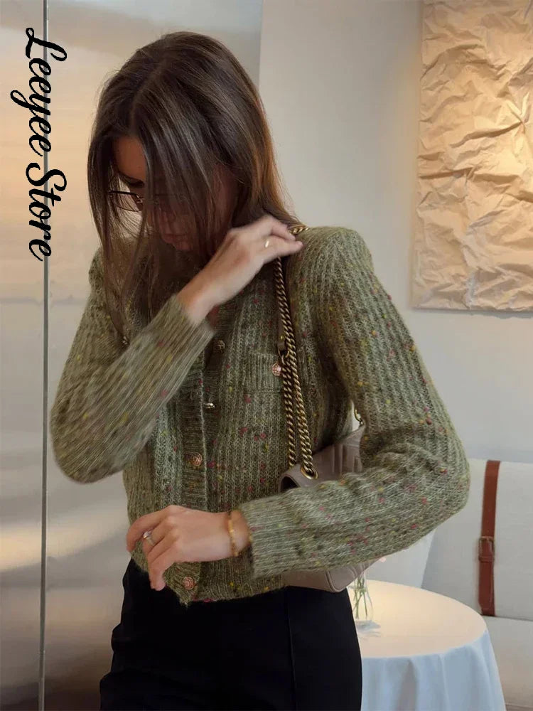 Cardigan court élégant en maille pour femme, col rond, boutonnage simple, manches longues, pull pour femme, automne 2026, maille décontractée pour femme