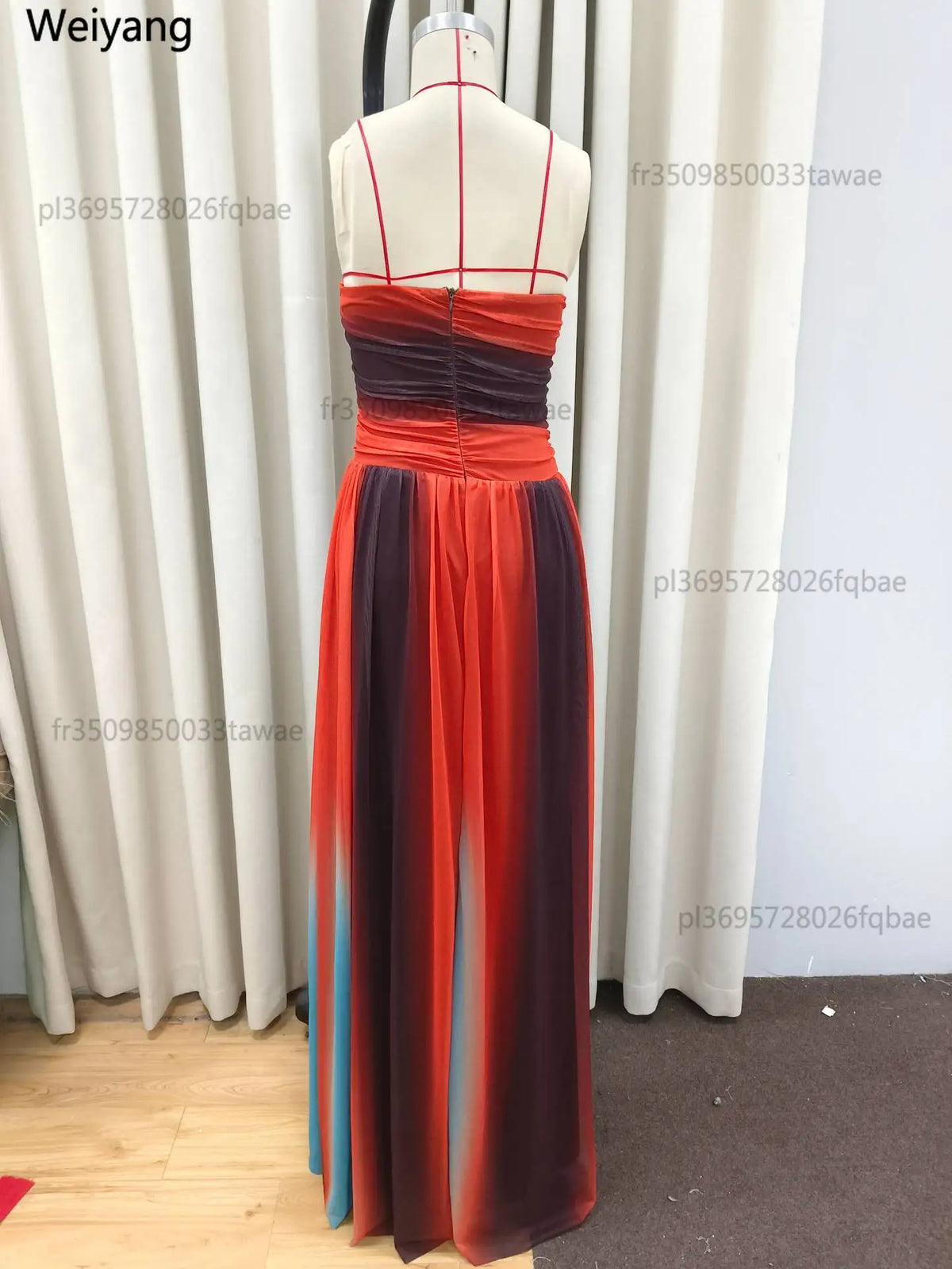 Langes Damen-Bandkleid mit ausgestellter Silhouette
