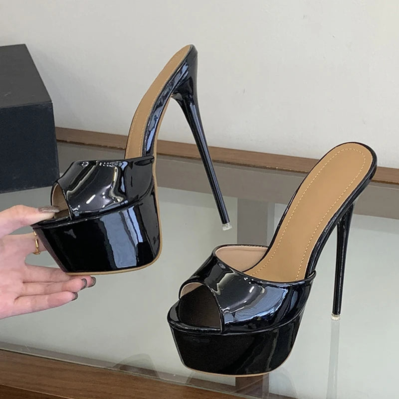 Mules donna Liyke lucide con maxi plateau e tacco