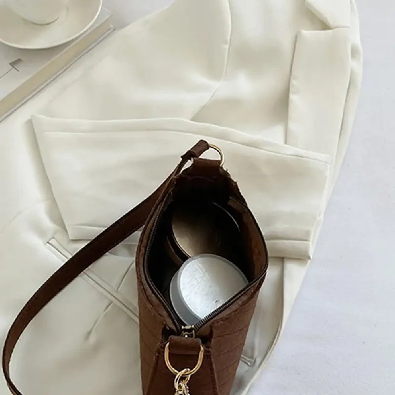 Mini Shoulder Bags for Women Fashion Felt Women's Bag Design Advanced Underarm Handbags Beautiful Purses Crescent SaddleBag 2026