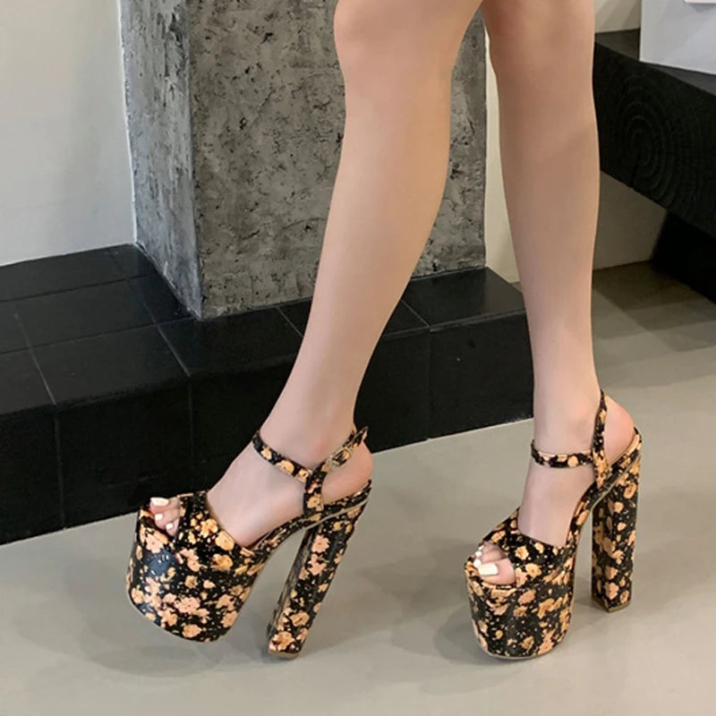 Sandali donna Liyke floreali con plateau e tacco largo