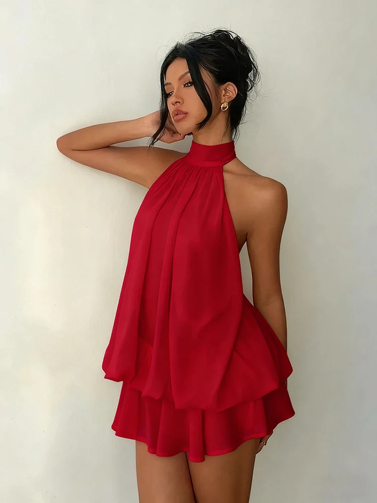 Mini abito da donna con scollo halter e dettagli arricciati