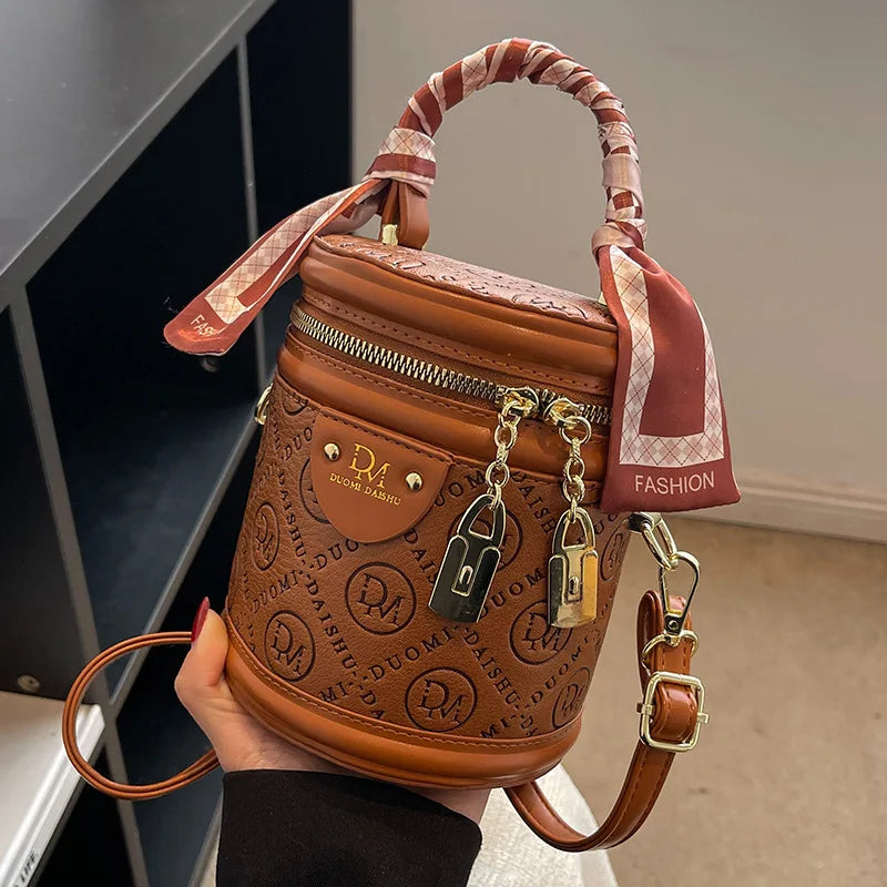 Fashion Portable Women's Bucket Shoulder And Crossbody Bags Niche Design Retro Luxury Mobile Zero Wallet Handbags Purse