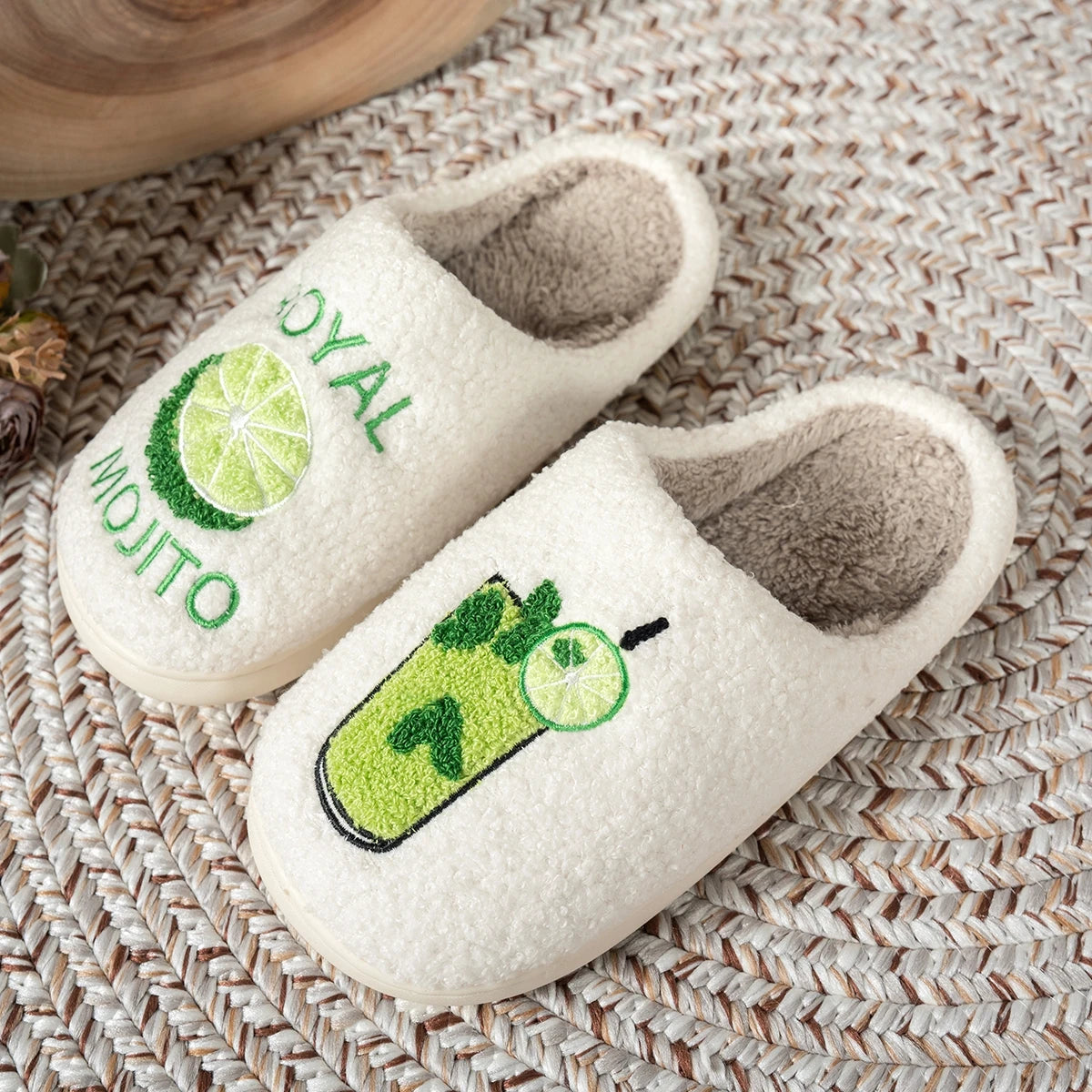 Chaussons d’intérieur pour femme, motif Royal Mojito, confortables et chauds, pour enterrement de vie de jeune fille, chaussons duveteux pour la maison, cadeau d’hiver pour maman et fille