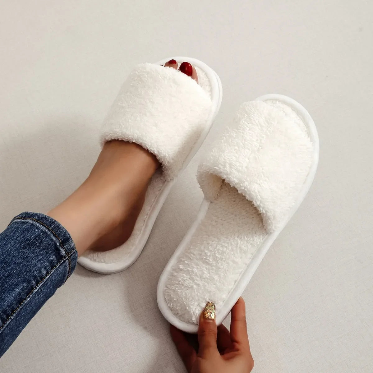 Four Seasons New Women's Home Slippers Slides Sandals Shoes White Fur Warm Plush Comfortable Lightweight Flat