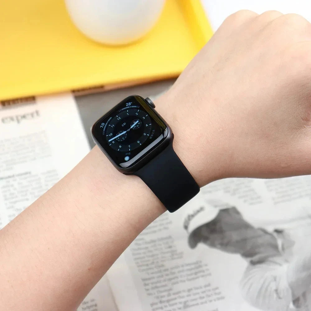 Silicone Strap For Apple Watch Bands 46mm 44mm 45mm 49mm 41mm 40mm 42mm 46 mm Sport Bracelet iWatch Series 11 12 10 SE 9 8 7 6 5
