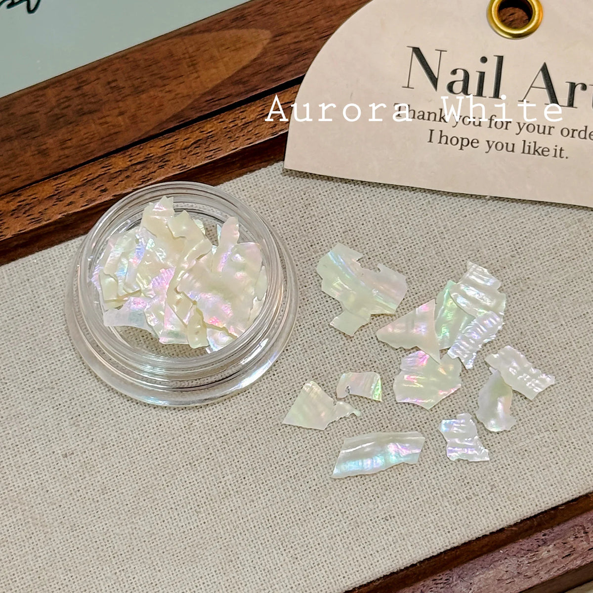 1 Box 3D irisierende Abalone-Muschel-Nagelanhänger, unregelmäßige Aurora-Muschelscheiben, Nagelkunst-Dekorationen, Sommer-Maniküre-Zubehör
