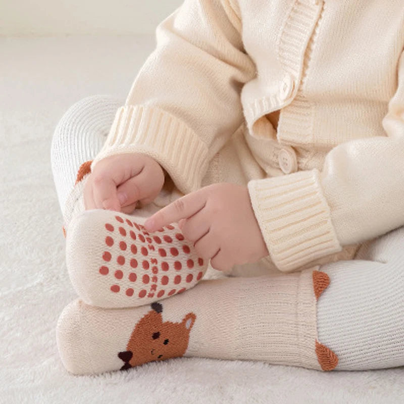 Calze antiscivolo per bambini con motivi cartoon – confezione da 6 paia