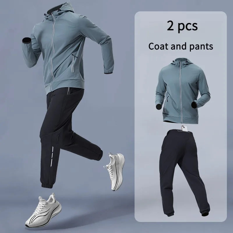 Completo sportivo uomo con cappuccio