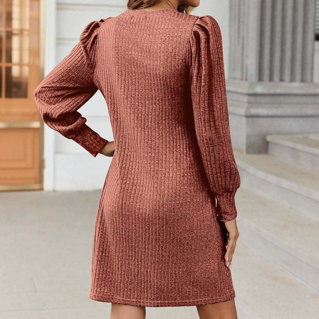Abito in maglia da donna con tasche e maniche a sbuffo
