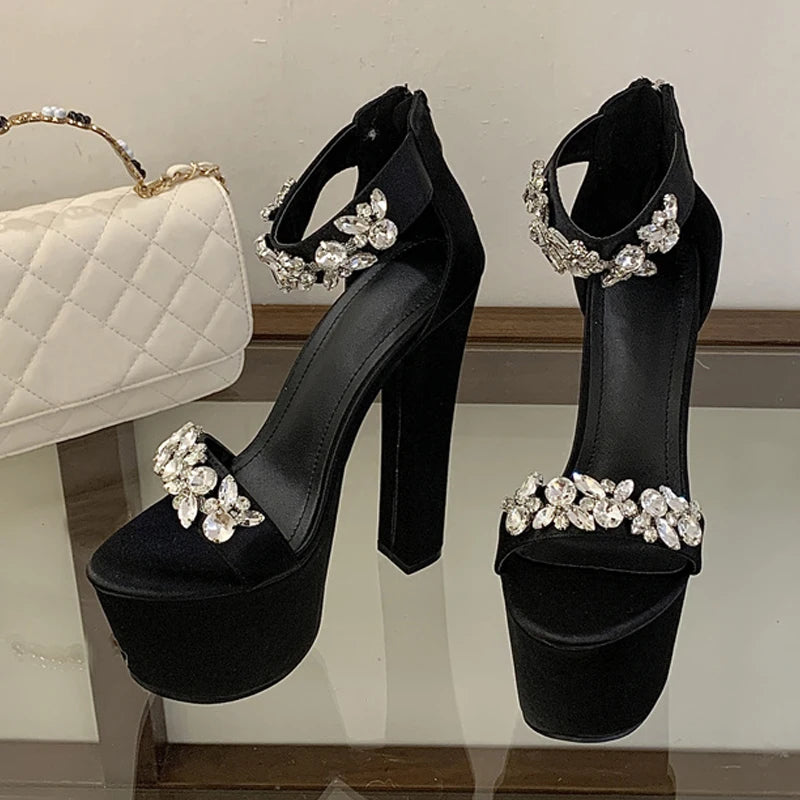 Sandali donna Liyke neri con decori floreali e plateau