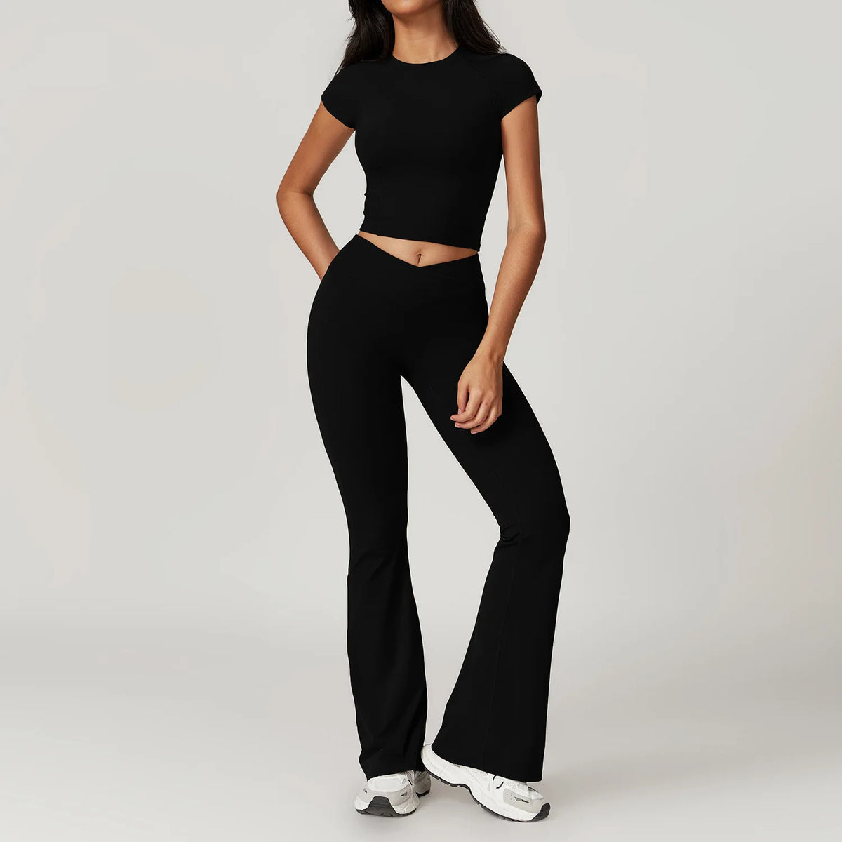 Completo yoga donna con crop top e leggings
