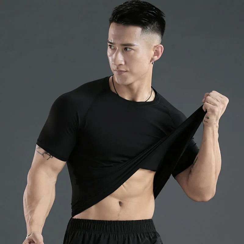 T-shirt uomo aderente a maniche corte per lo sport
