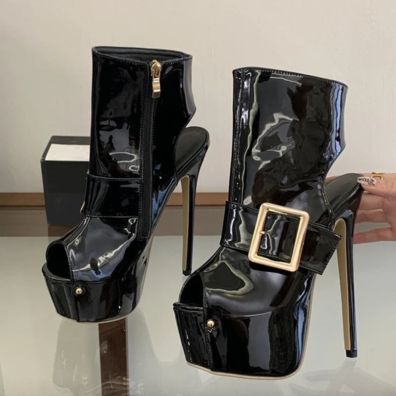 Stivaletti donna Liyke neri con maxi fibbia e plateau