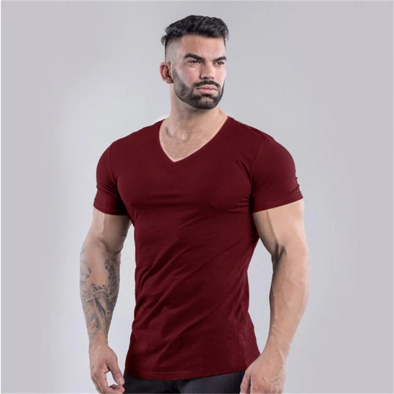 T-shirt uomo in cotone con scollo a V