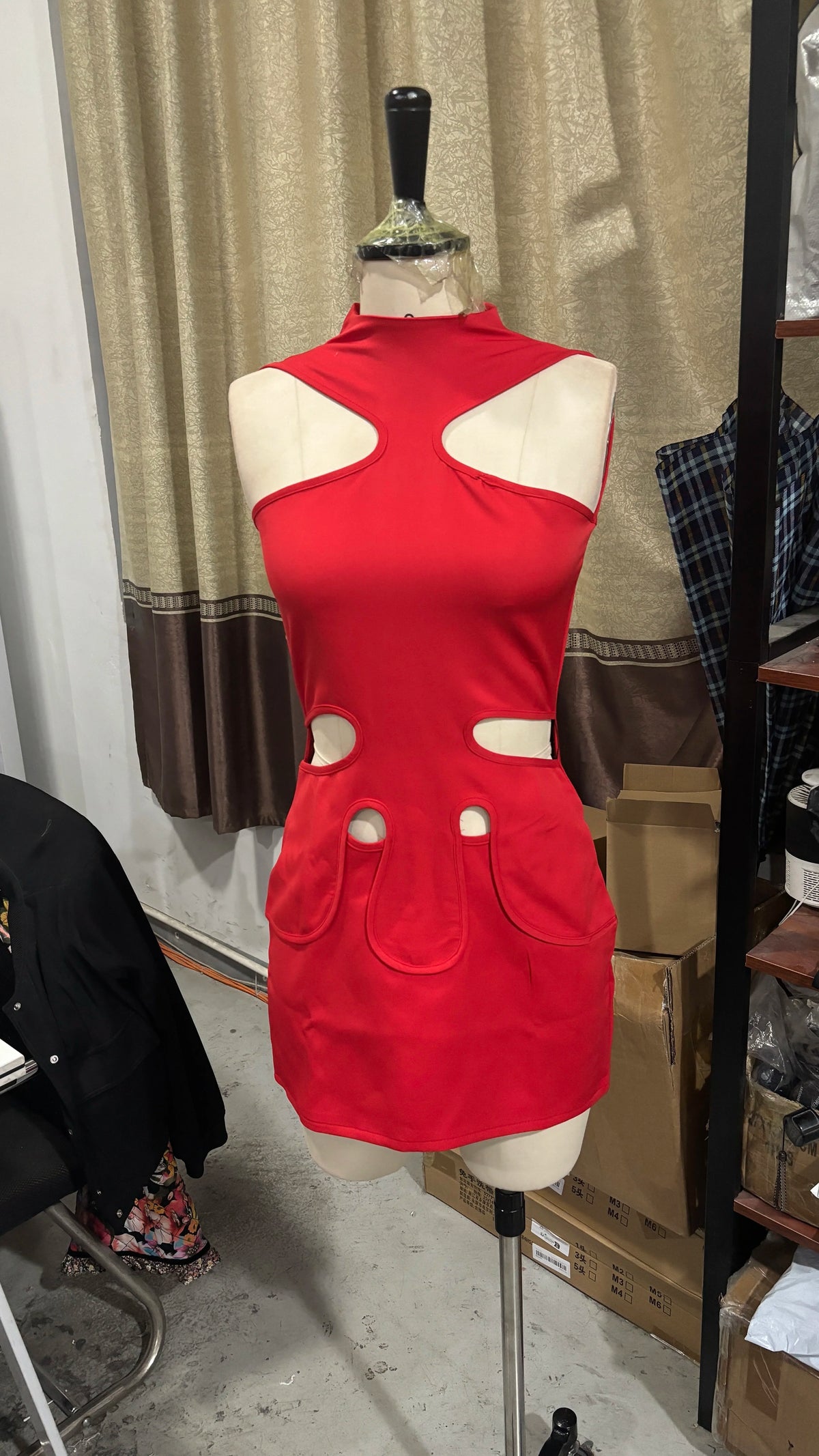 Abito lungo da donna senza maniche con scollo a V