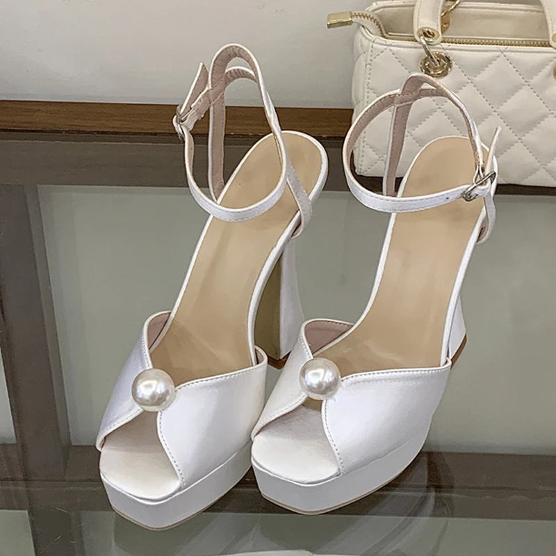 Sandali donna Liyke con plateau e perla decorativa