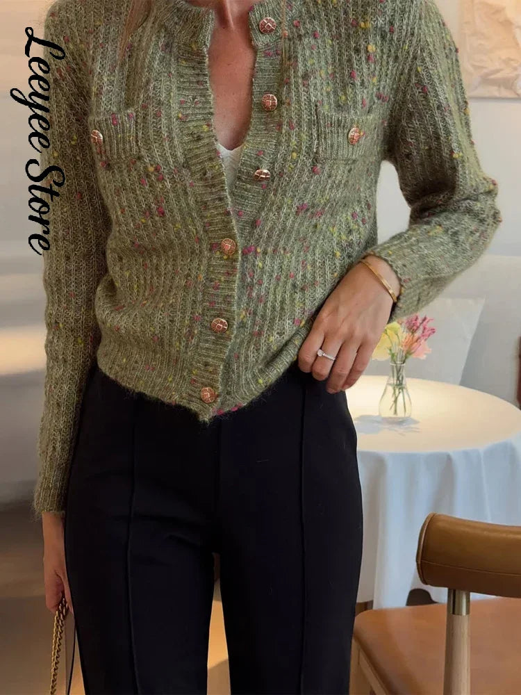 Cardigan court élégant en maille pour femme, col rond, boutonnage simple, manches longues, pull pour femme, automne 2026, maille décontractée pour femme
