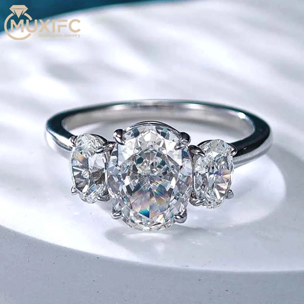 Anello in argento 925 con moissanite a taglio ovale