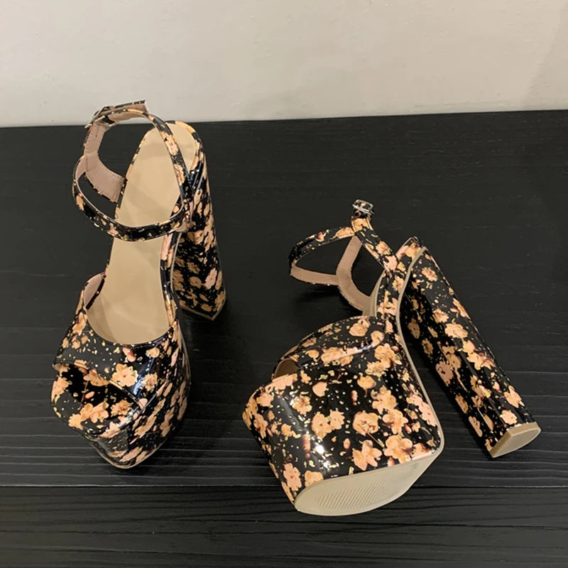 Sandali donna Liyke floreali con plateau e tacco largo