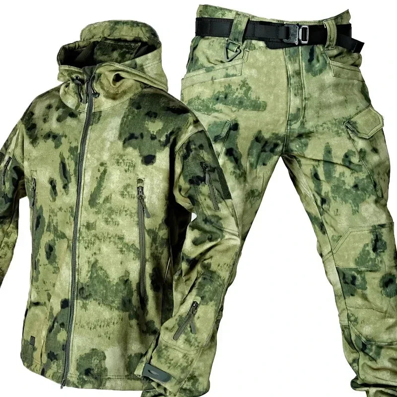 Winterverdickter Herren-Tarnanzug, wasserdichtes taktisches Trainingsset, Kapuzenjacke mit vielen Taschen, Fleecehose, Outdoor-Jagd, 2-teilig