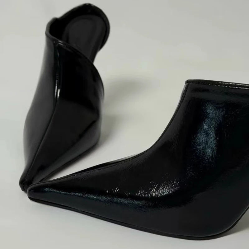 Mules donna Liyke nere a punta con tacco sagomato