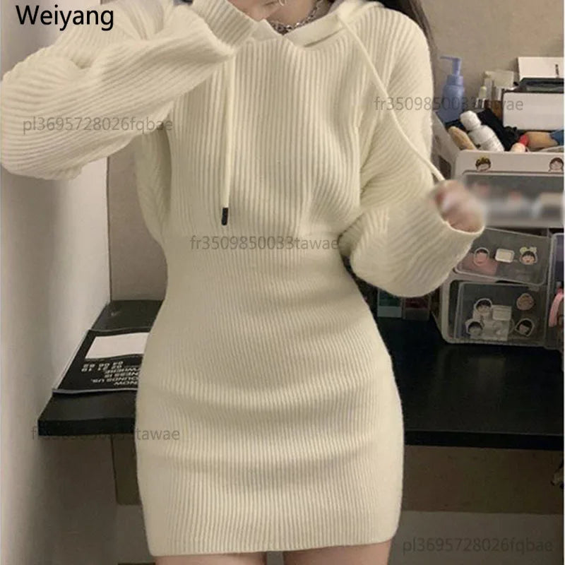 Mini abito da donna con cappuccio e coulisse in viscosa