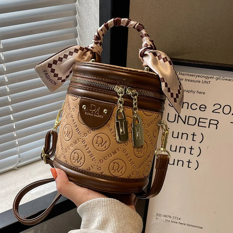 Fashion Portable Women's Bucket Shoulder And Crossbody Bags Niche Design Retro Luxury Mobile Zero Wallet Handbags Purse