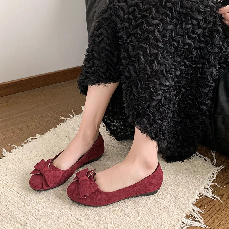 Damen Ballerinas mit großer Schleife, weiches Wildleder, runde Kappe