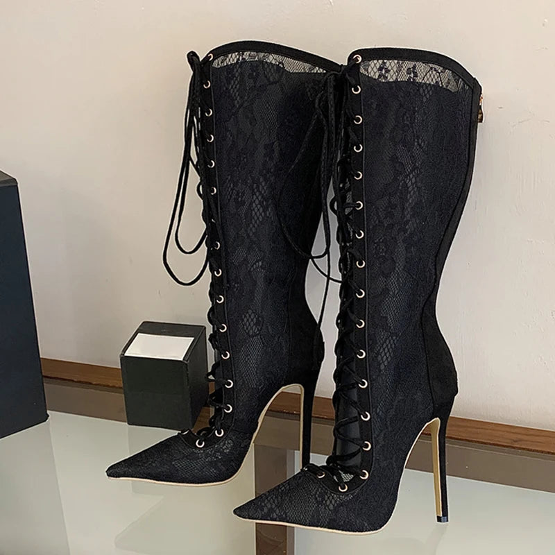 Stivali donna Liyke in pizzo nero con lacci