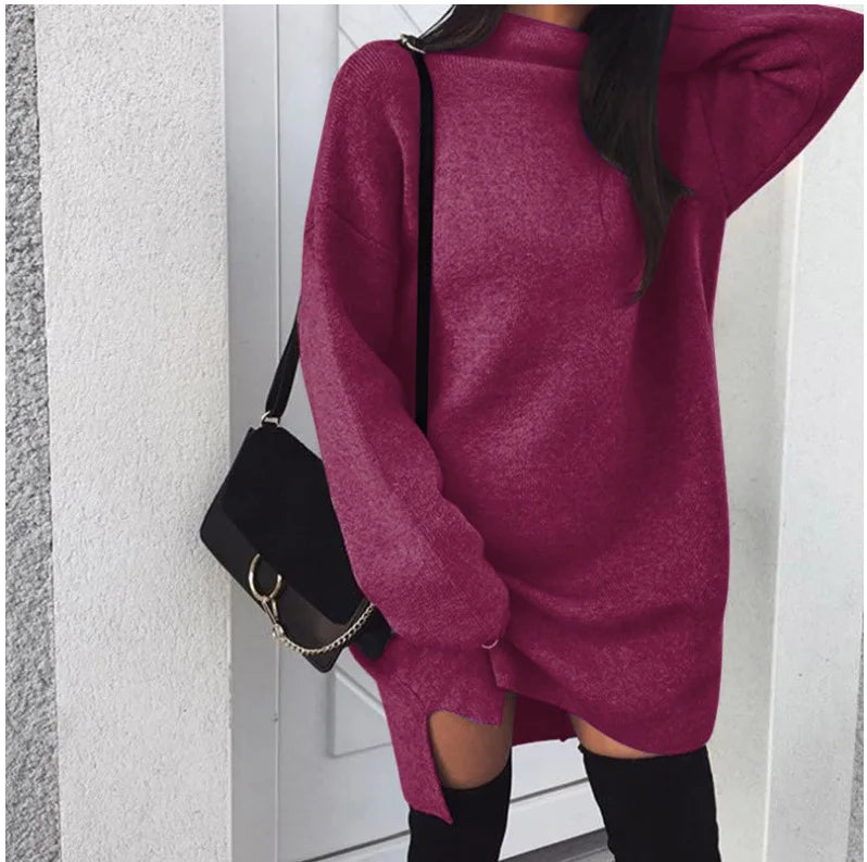 Abito in maglia da donna a collo alto con spacco
