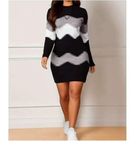 Mini abito in maglia da donna con collo alto