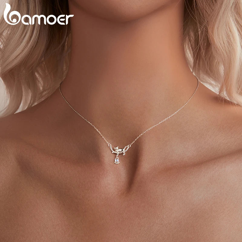 Collana con pendente a forma di gatto