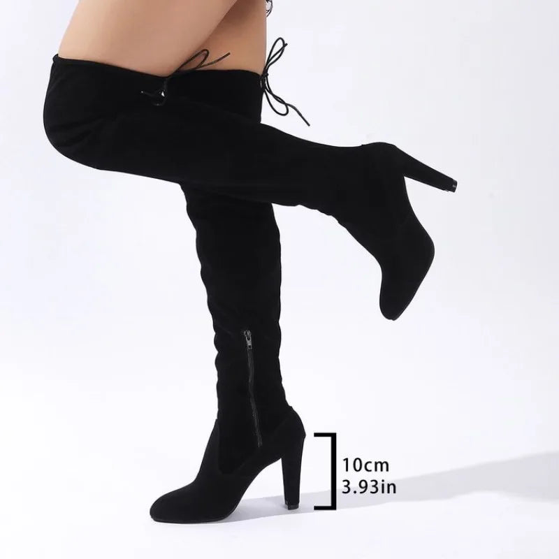 Schwarze Overknee-Stiefel aus Wildleder mit Schnürung hinten, Blockabsatz und Zugband, elastisch und schmal geschnitten, für Damen – Herbst 2026