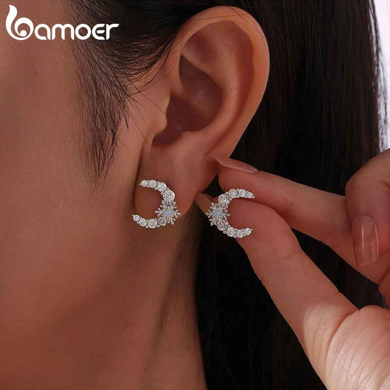 Snowflake stud earrings