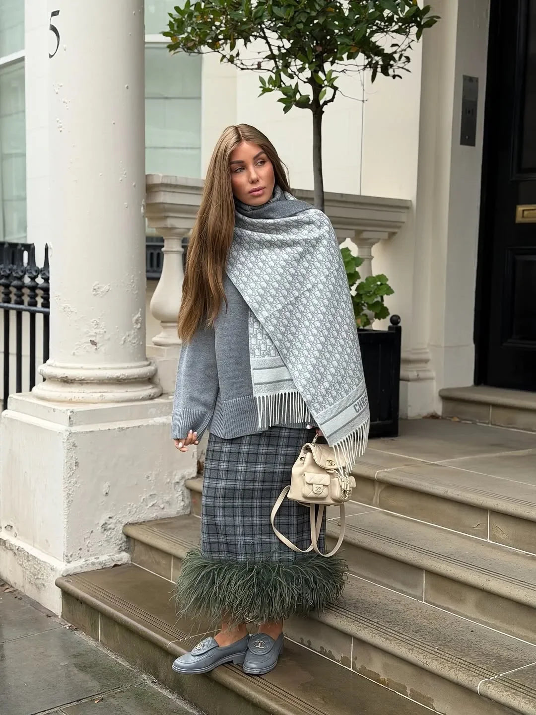 Damen-Strickset mit Pullover und Midirock