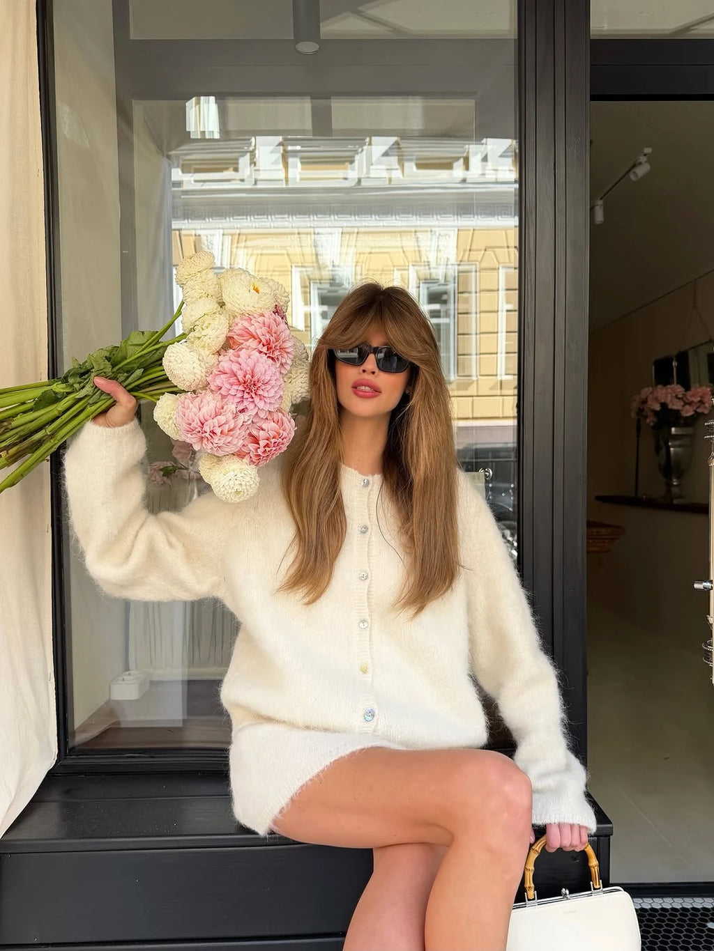Completo da donna con cardigan e minigonna — immagine 5