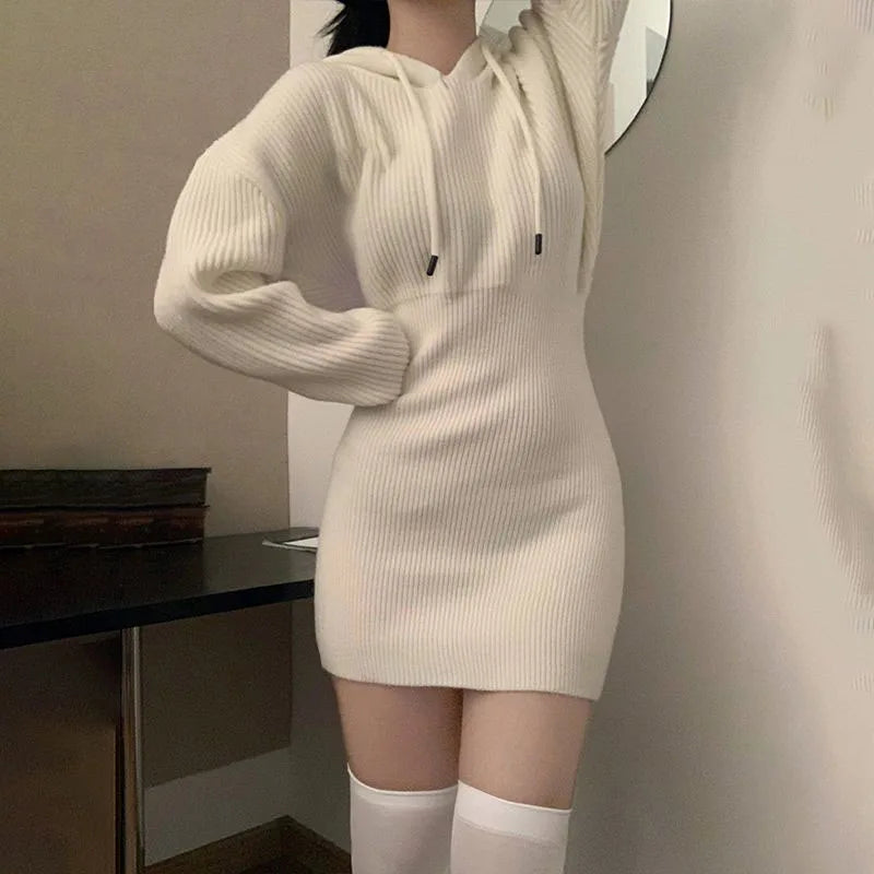 Mini abito da donna con cappuccio e coulisse in viscosa