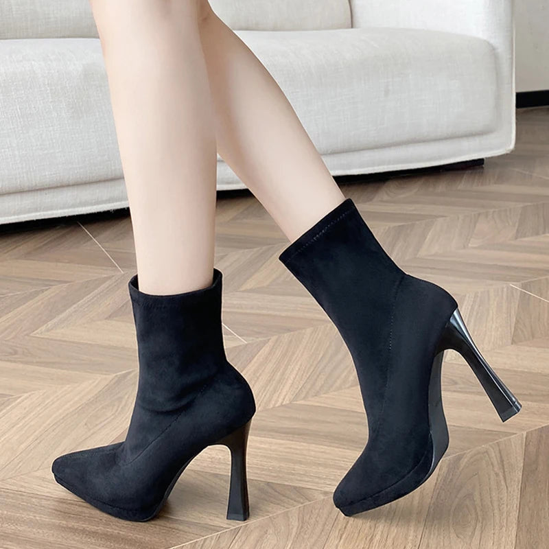 Stivaletti donna Liyke effetto suede con tacco sagomato