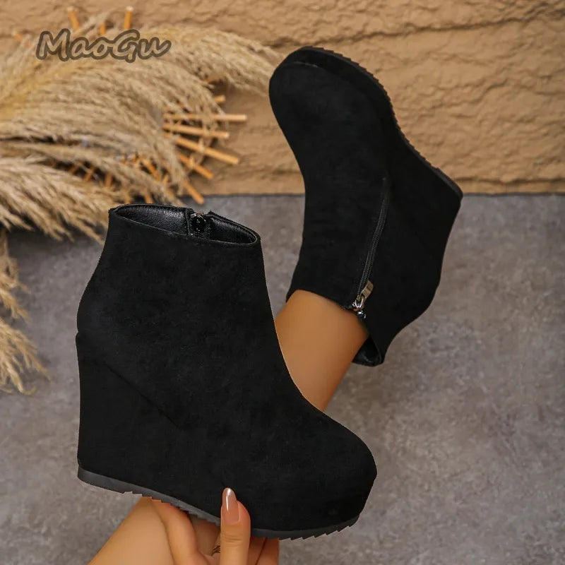 Damen-Ankleboots aus Veloursleder mit Plateau, seitlichem Reißverschluss und klobigem Keilabsatz, Retro-Kurzstiefeletten, schwarze Freizeitschuhe für Herbst und Winter, Größe 35