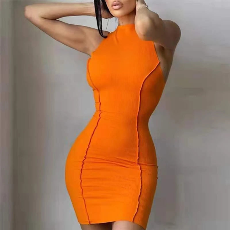 Mini abito aderente da donna senza maniche con scollo rotondo