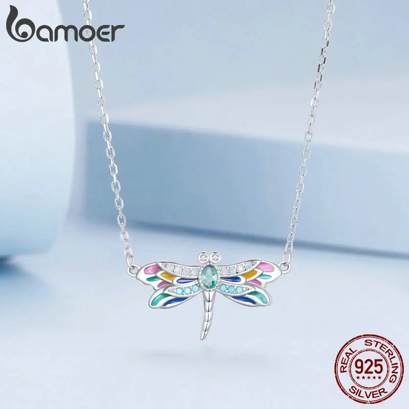 Collana con pendente a forma di libellula