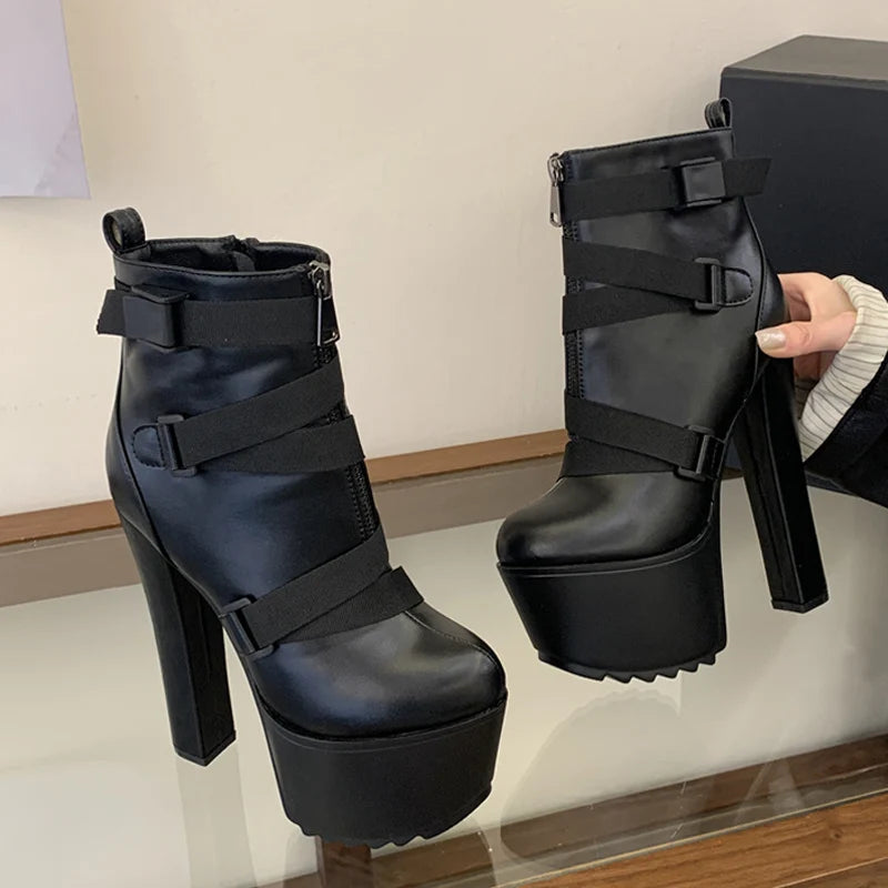 Stivaletti donna Liyke con cinturini e plateau alto