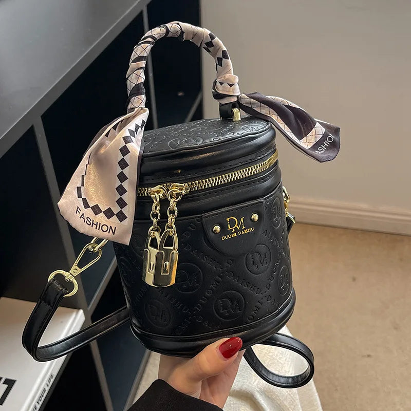 Fashion Portable Women's Bucket Shoulder And Crossbody Bags Niche Design Retro Luxury Mobile Zero Wallet Handbags Purse
