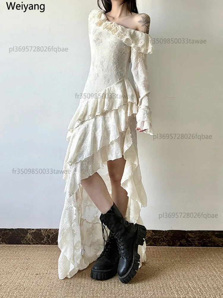 Vestido largo elegante ajustado de mujer color albaricoque con volantes, corte asimétrico, cuello diagonal y manga larga, moda primavera-otoño 2026, 1DJ0523