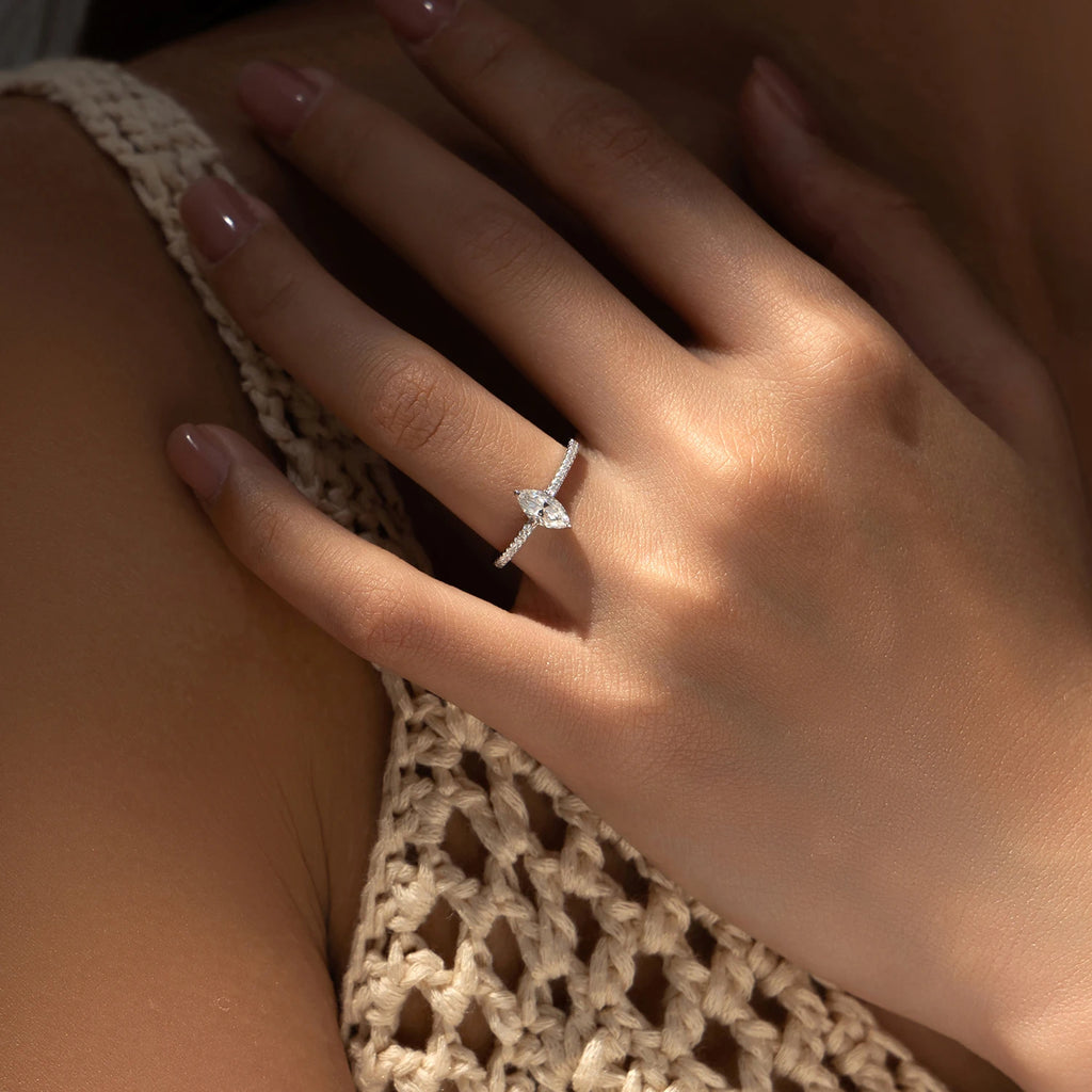 Anello in argento 925 con moissanite taglio rombo