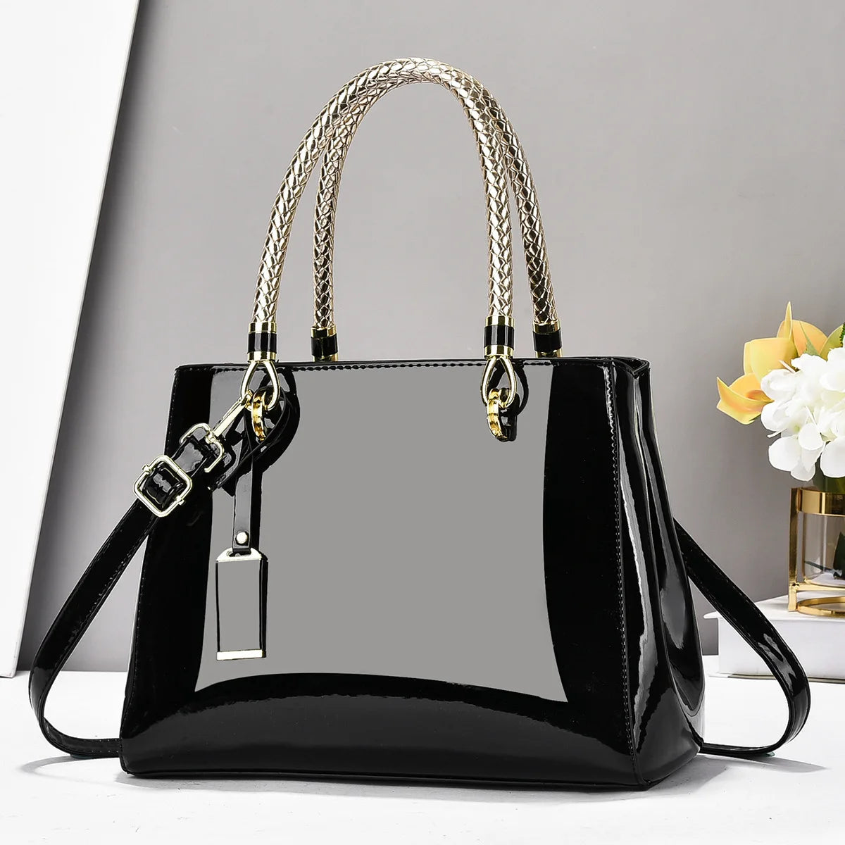 2026 Light Luxury Fashion Lacquer Leather Handbag Large Capacity Ladies Casual Shoulder Crossbody Bag Bright Face Women's Bag